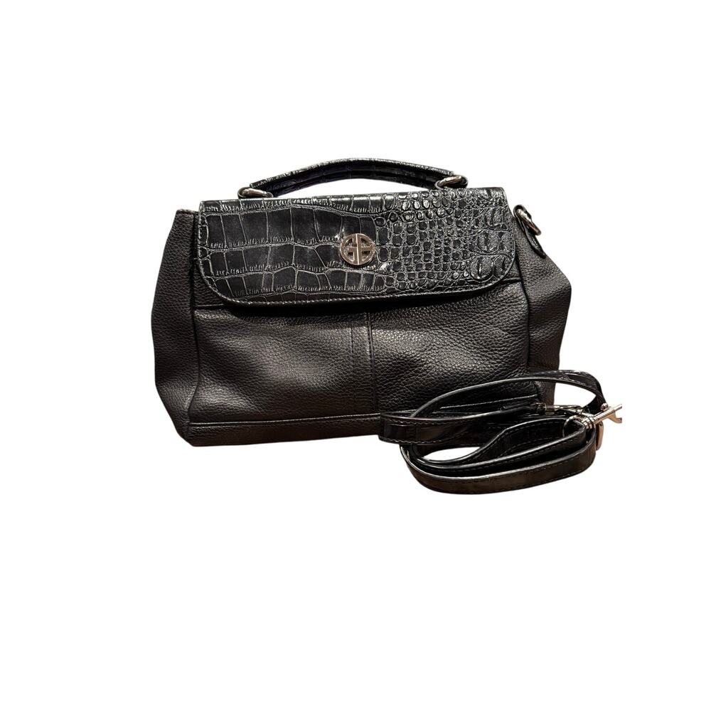 Giani Bernini
Croc Flap Crossbody handbag
